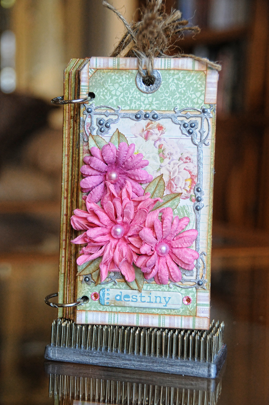 Sunday Fun Day Mini Tag Album! Sunday Fun Day Mini Tag Album!